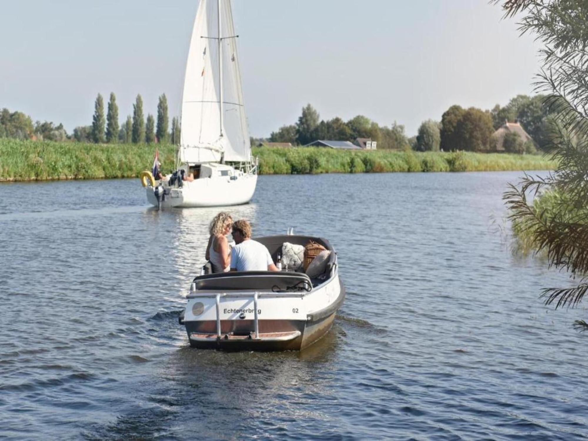 Luxury Docklodge On The Water Delfstrahuizen Bagian luar foto